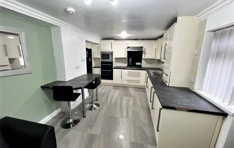 Quinton Road, Harborne, Birmingham - Image 1